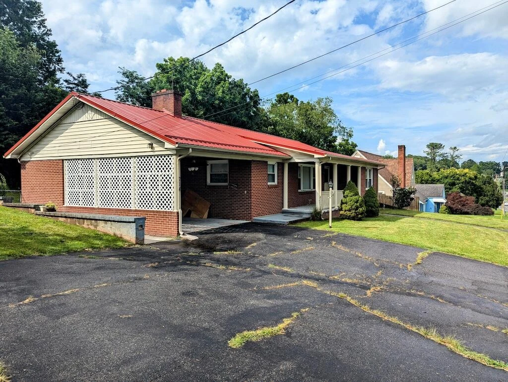714 Glendale RD - Photo 2