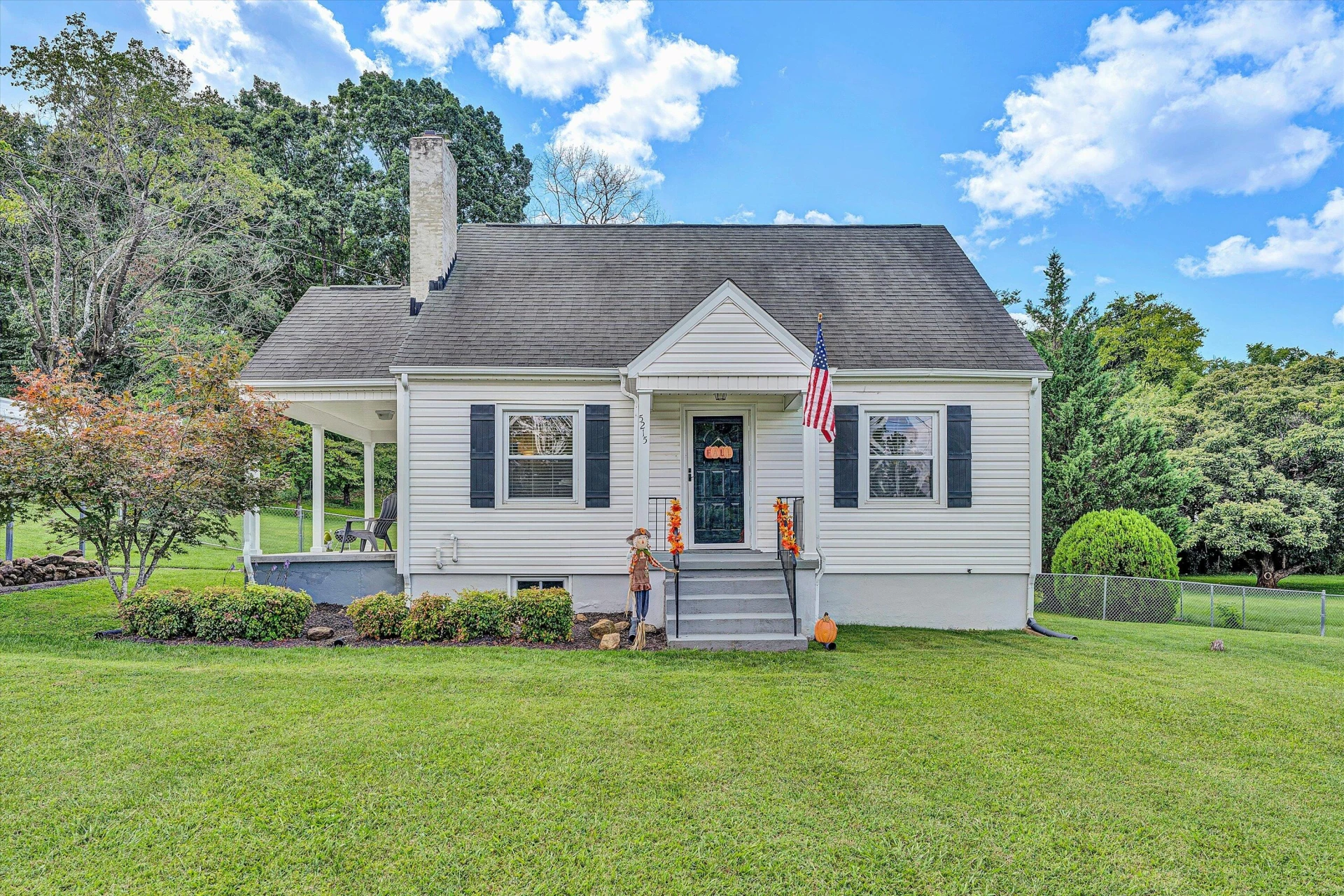 5215 Eden AVE - Photo 2