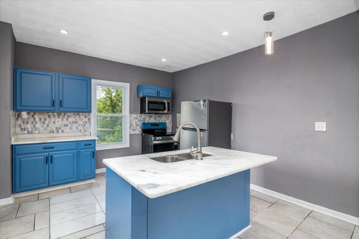 2407 Maryland AVE NW - Photo 8