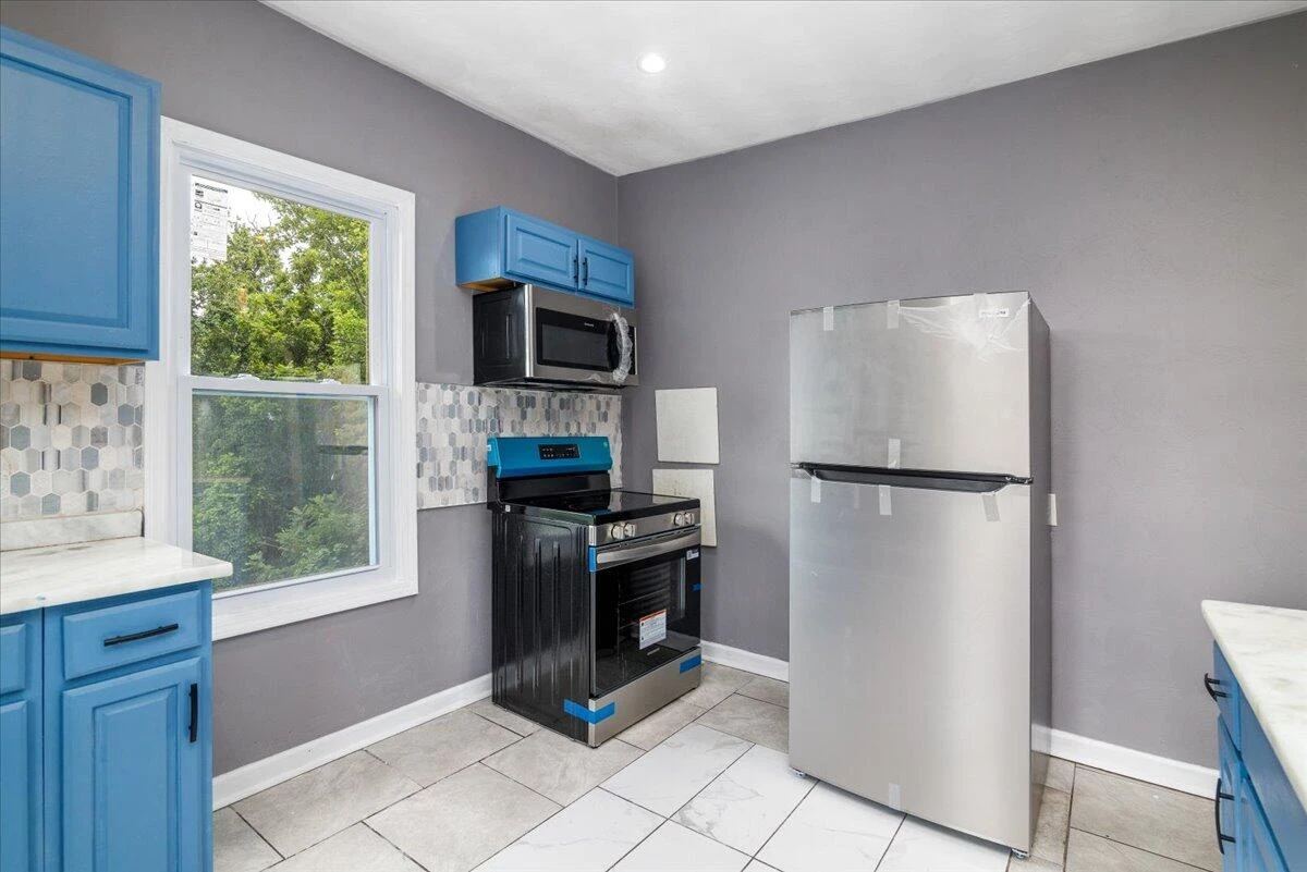 2407 Maryland AVE NW - Photo 9