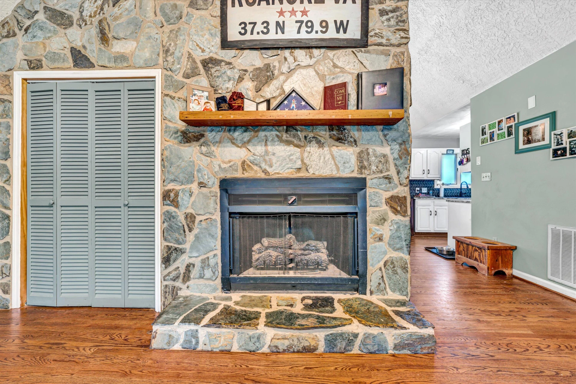 1865 Parrish RD - Photo 9