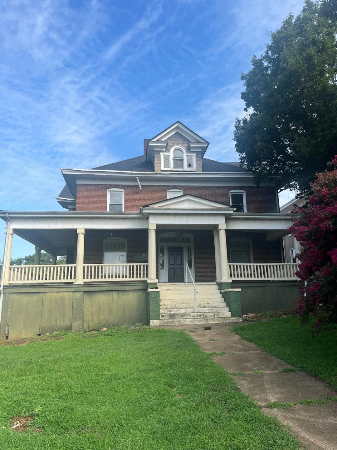 813 13th ST SW #& 821