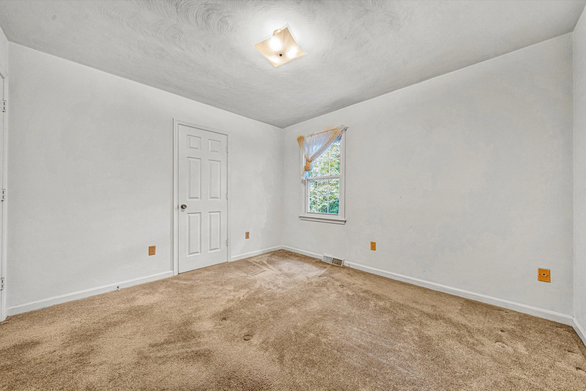 5666 Penguin DR - Photo 18