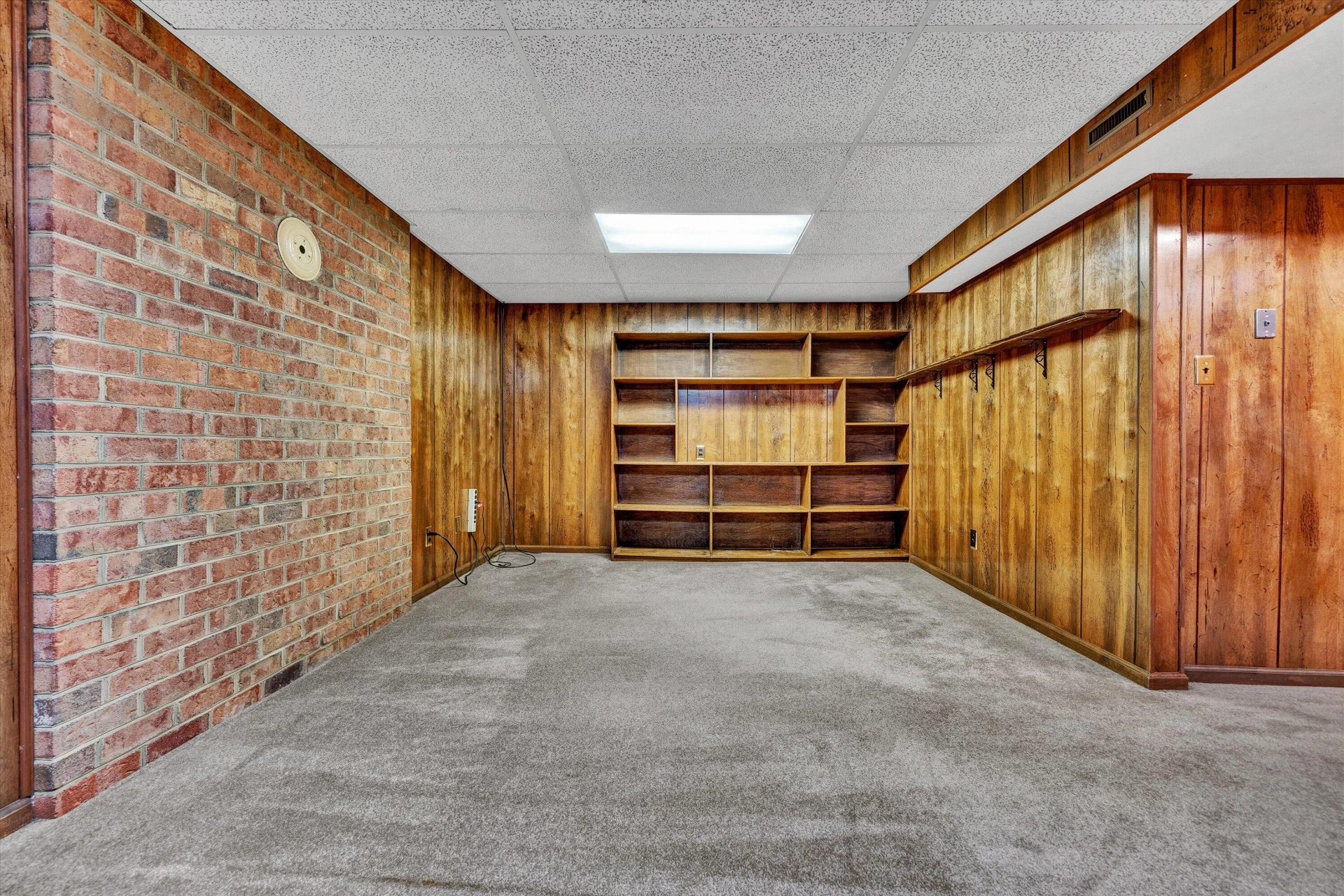 5666 Penguin DR - Photo 29