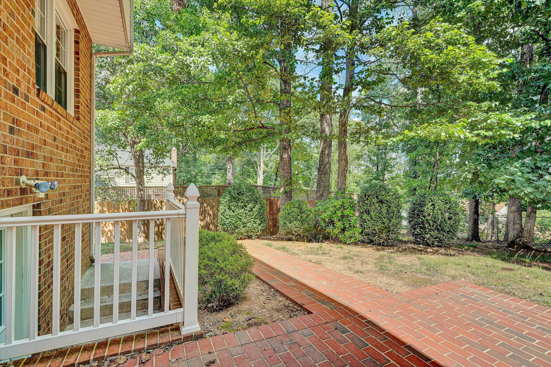 5666 Penguin DR - Photo 32