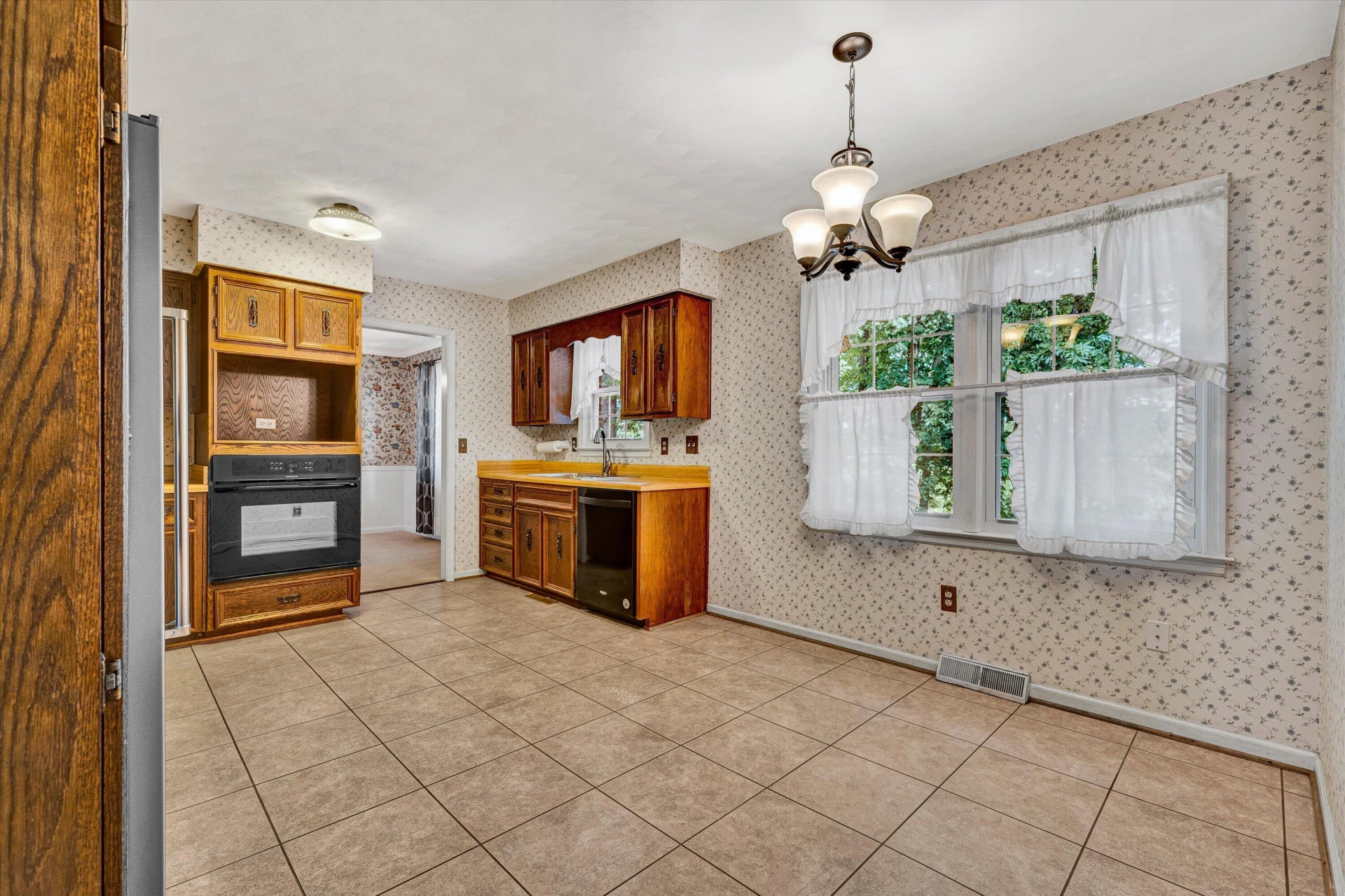 5666 Penguin DR - Photo 6