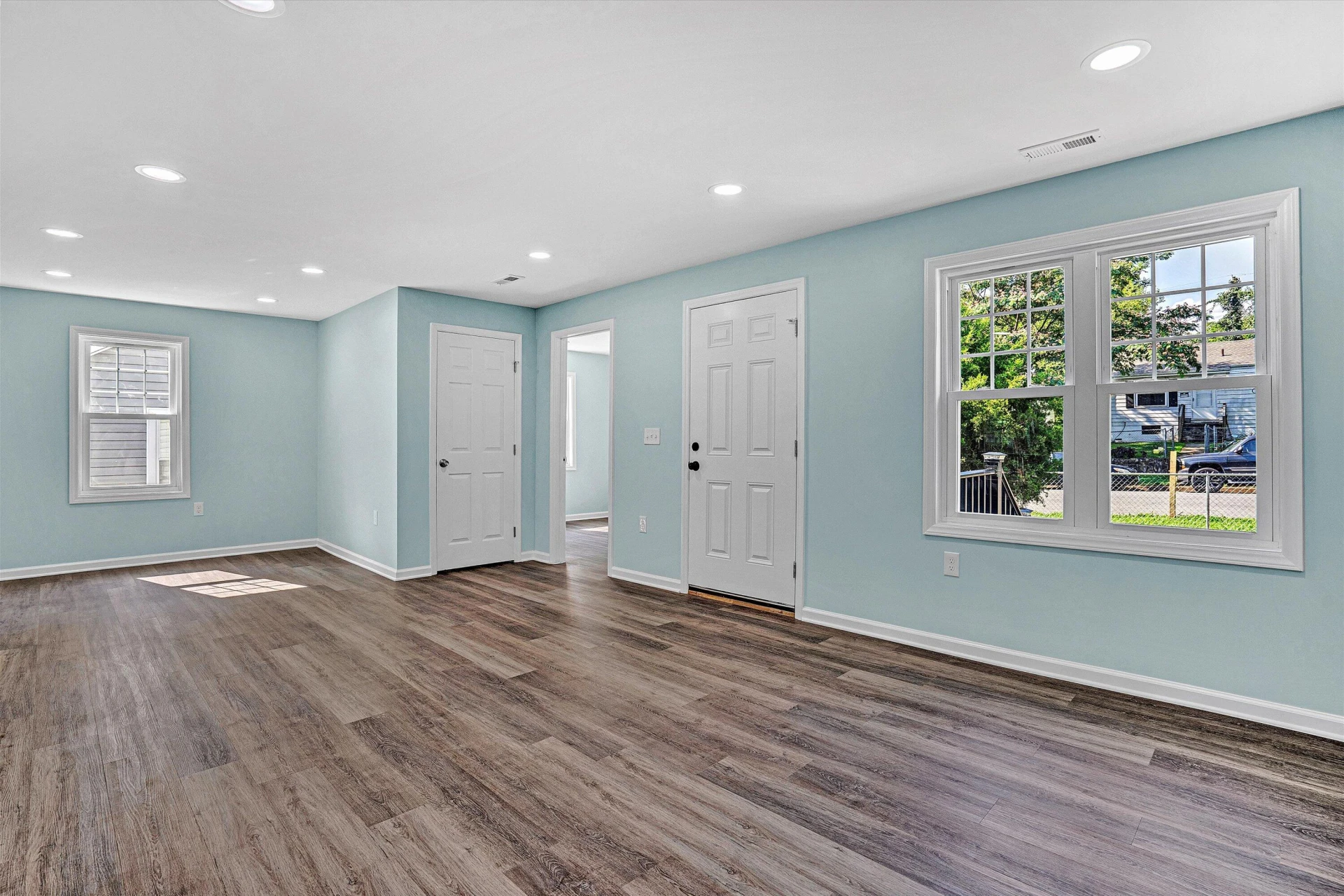 4013 Tennessee AVE NW - Photo 10