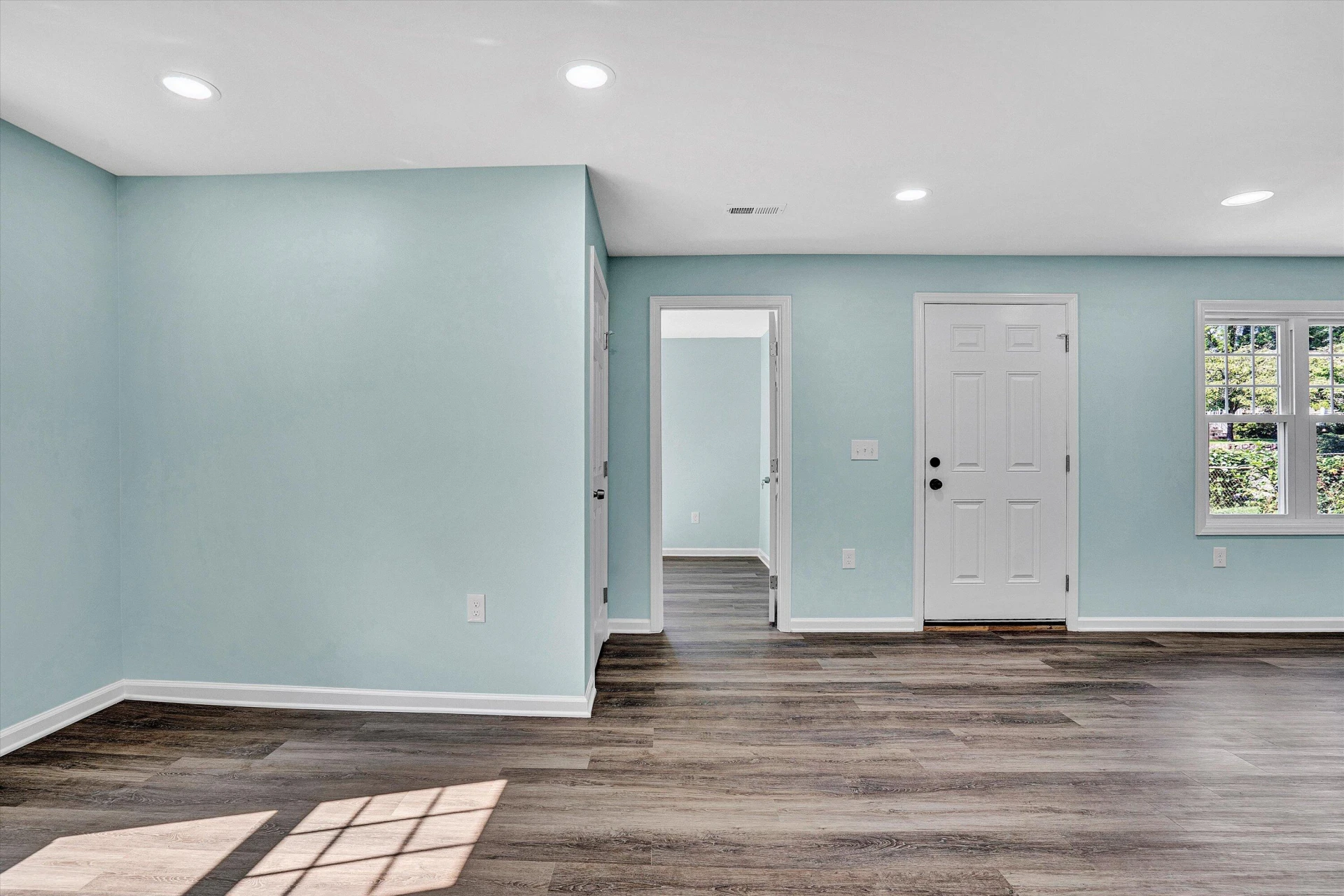 4013 Tennessee AVE NW - Photo 11