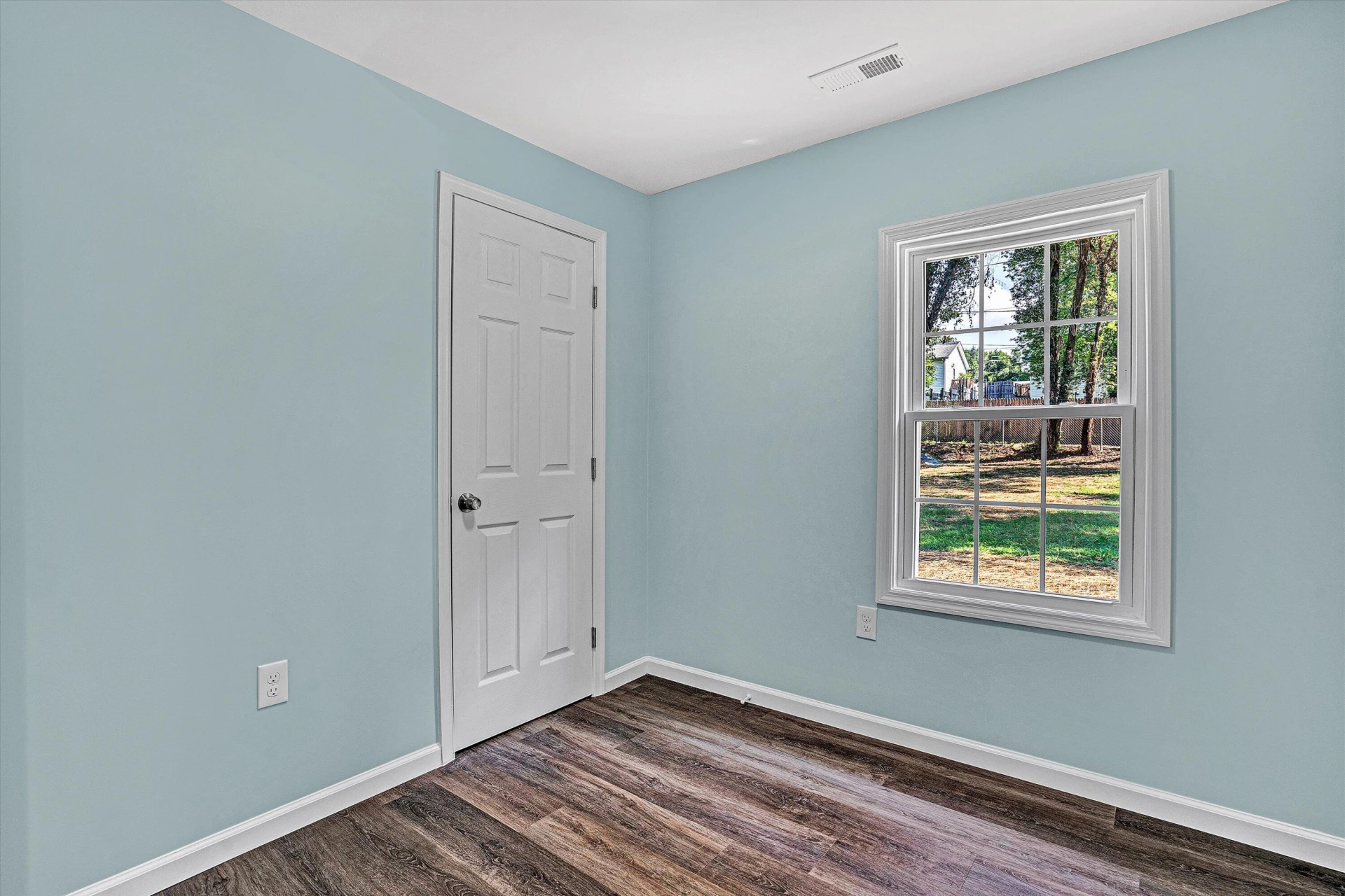 4013 Tennessee AVE NW - Photo 13