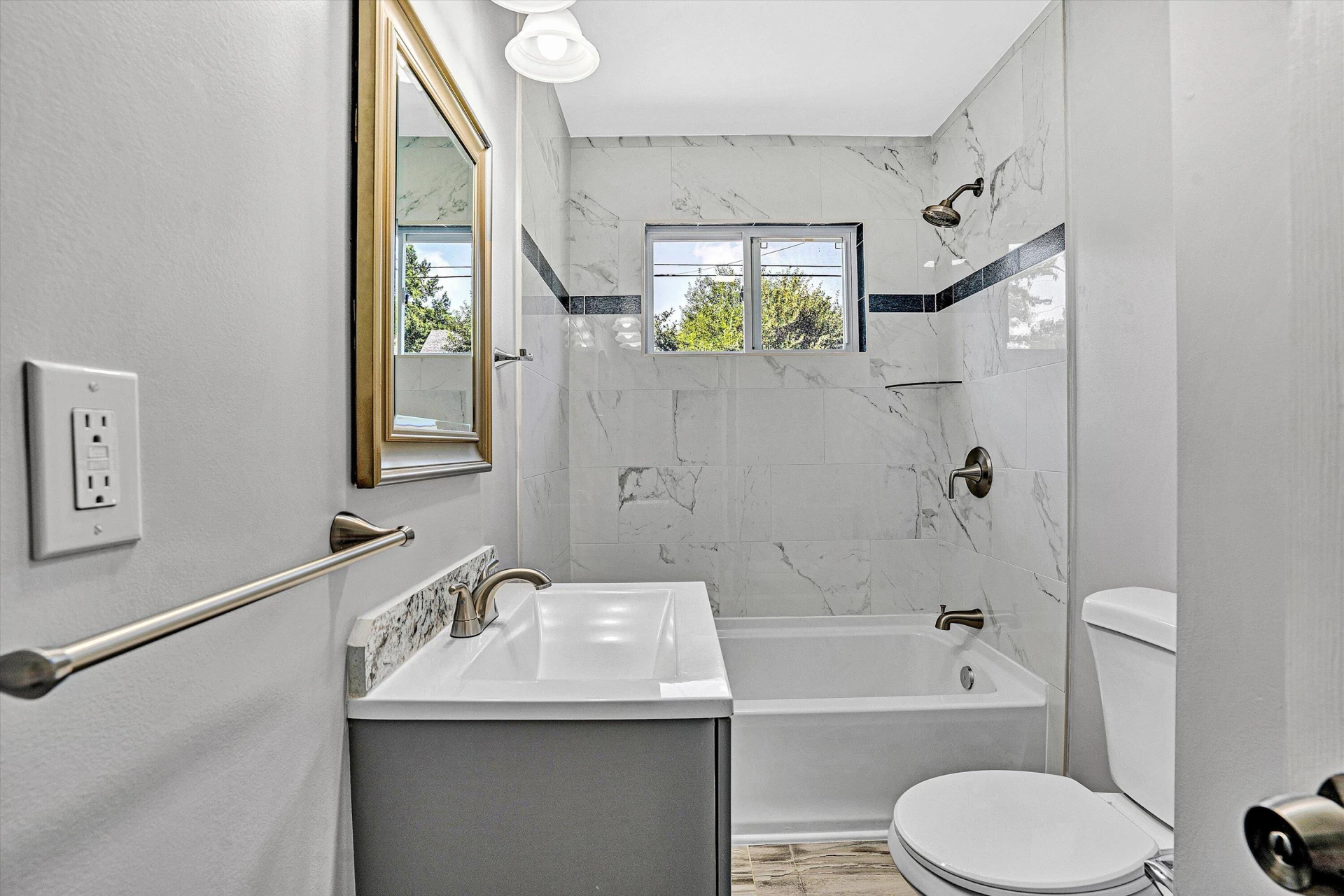4013 Tennessee AVE NW - Photo 16