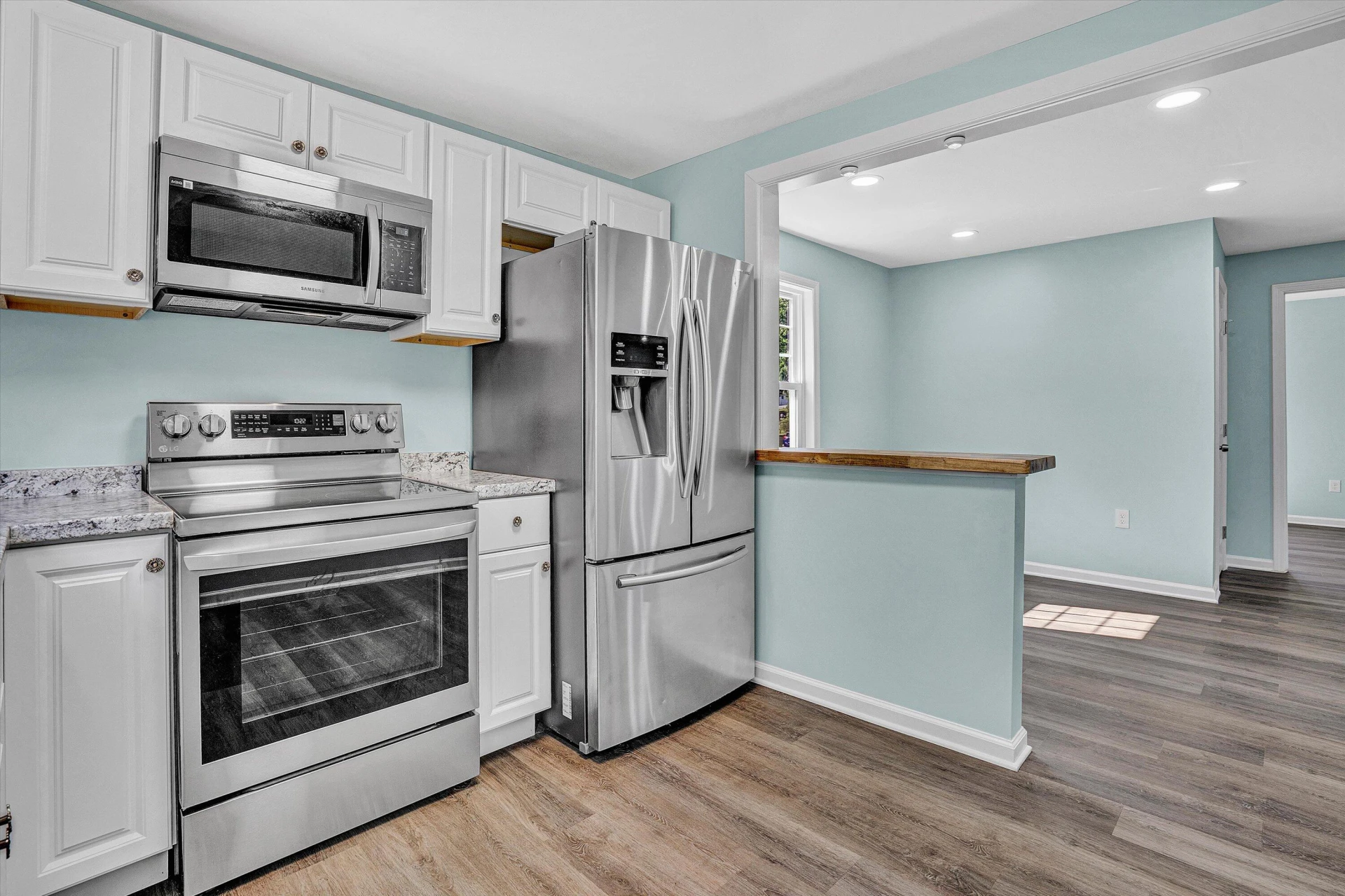 4013 Tennessee AVE NW - Photo 4