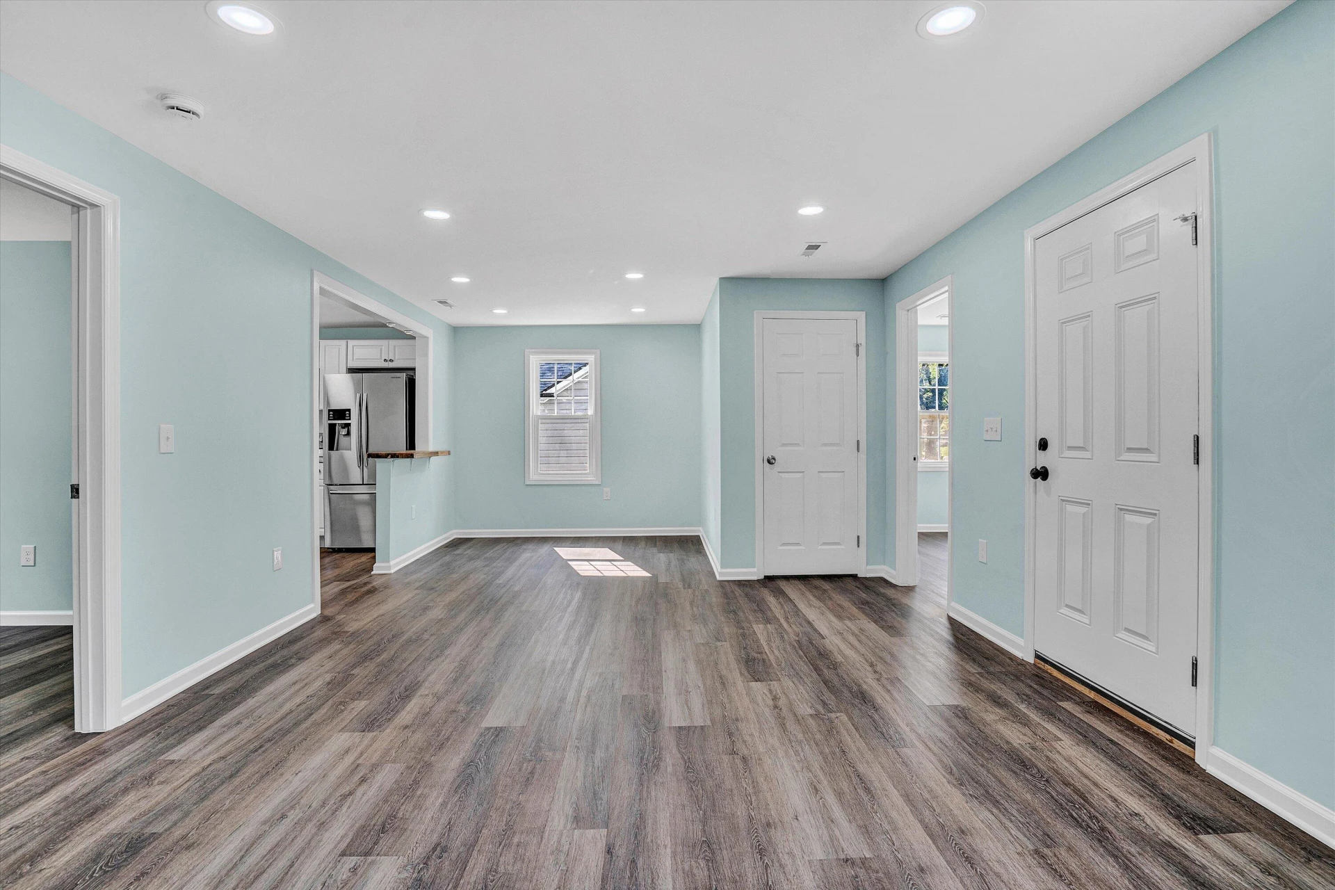 4013 Tennessee AVE NW - Photo 8