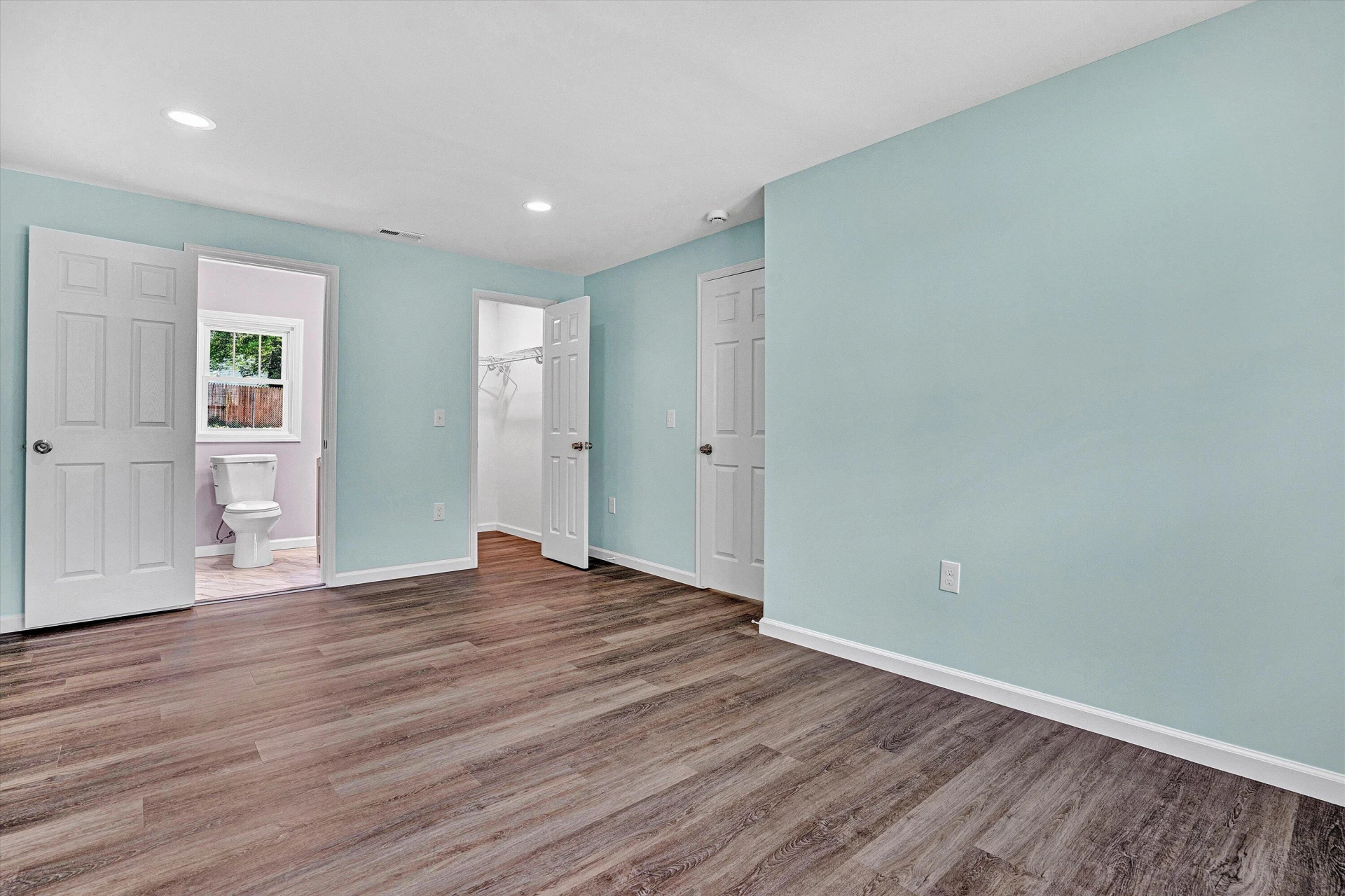 4013 Tennessee AVE NW - Photo 9