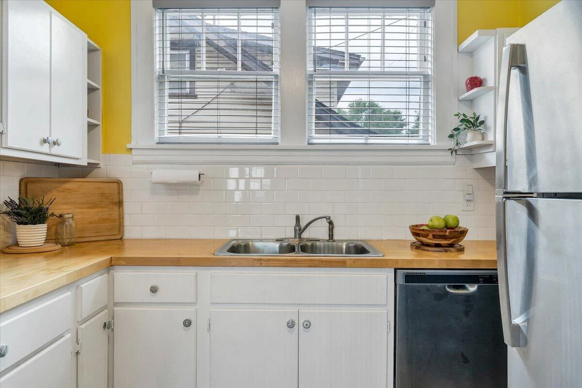 610 8th ST NW - Photo 17