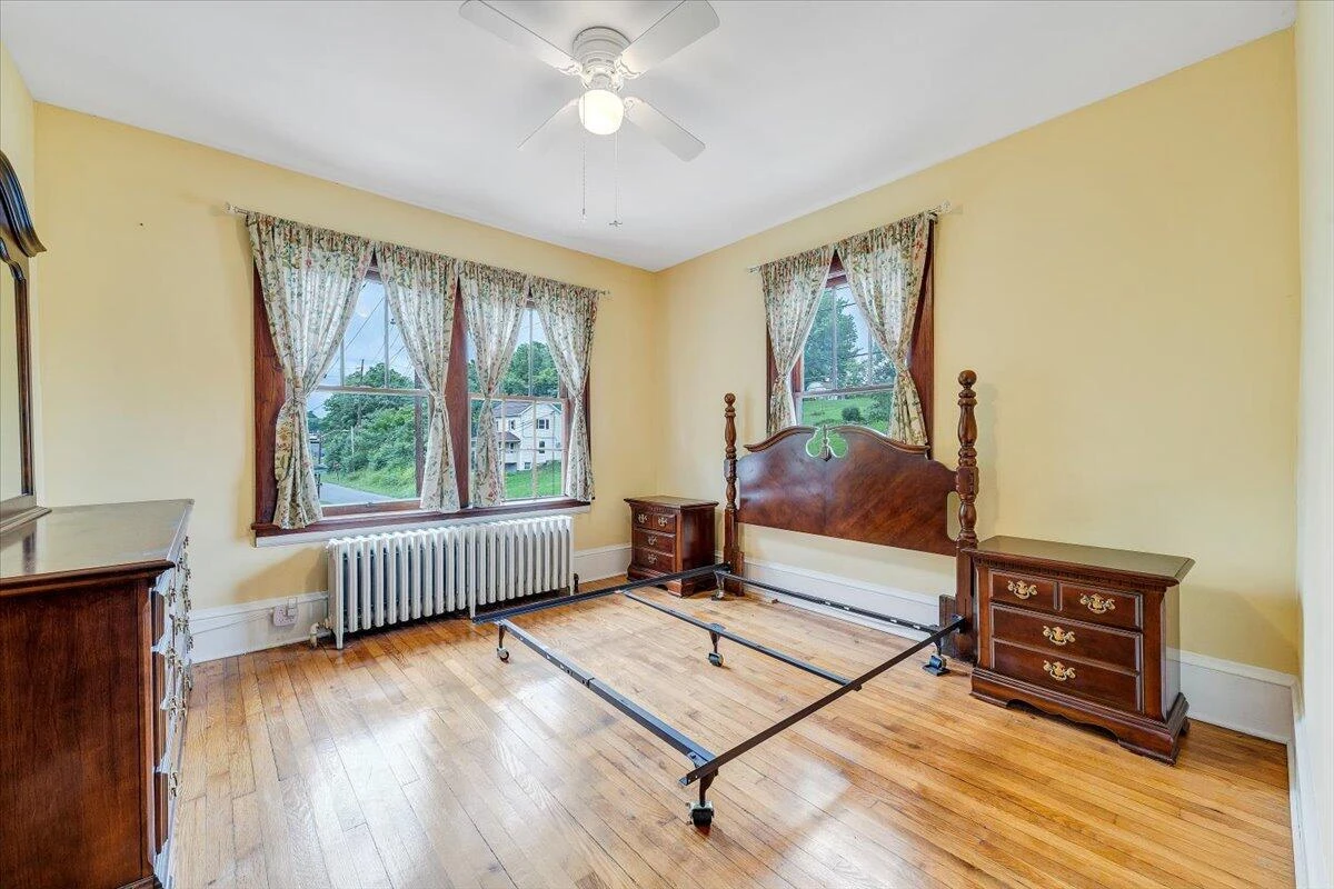 610 8th ST NW - Photo 24