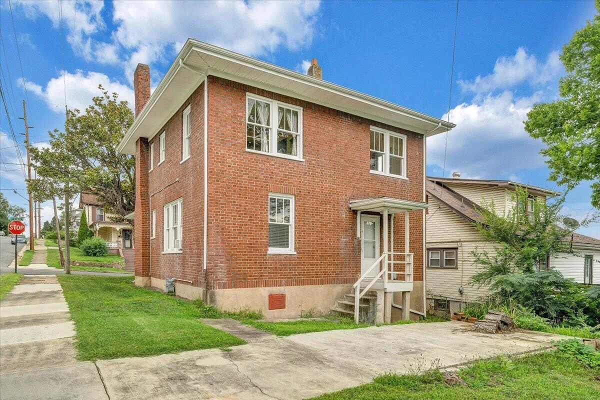 610 8th ST NW - Photo 33
