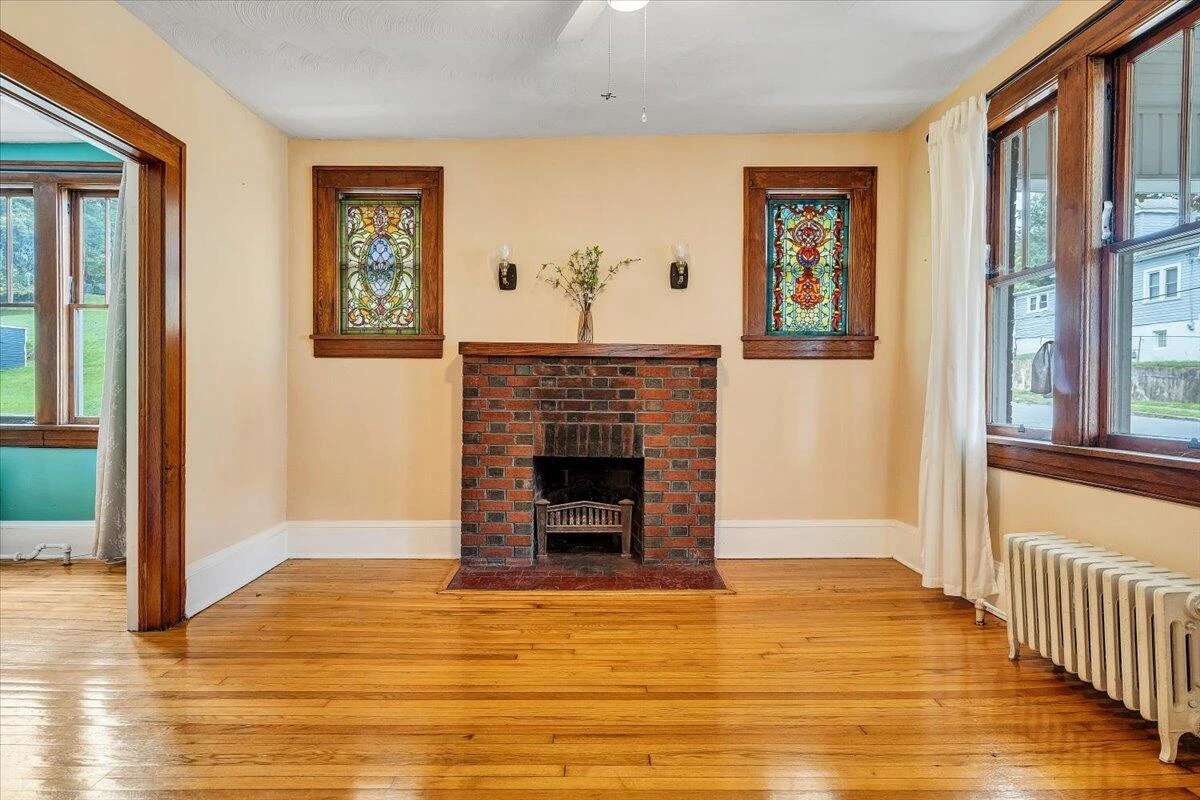 610 8th ST NW - Photo 9