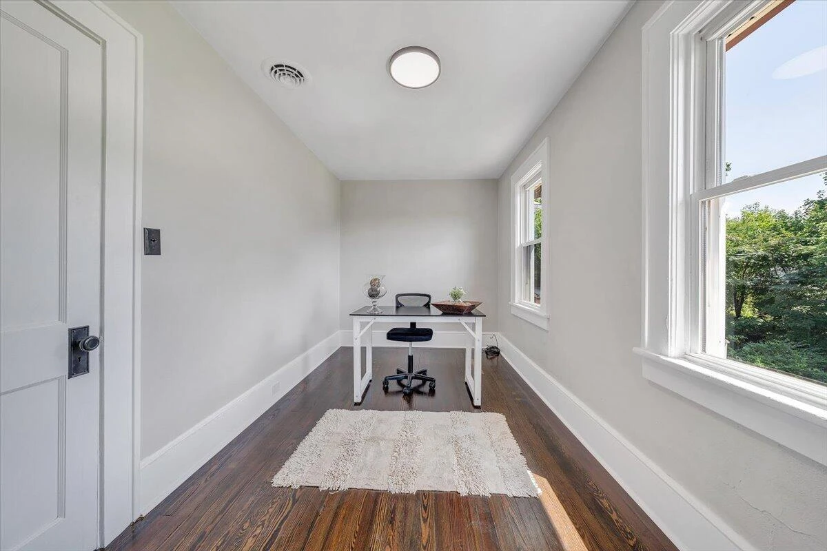 1111 Pechin AVE SE - Photo 28