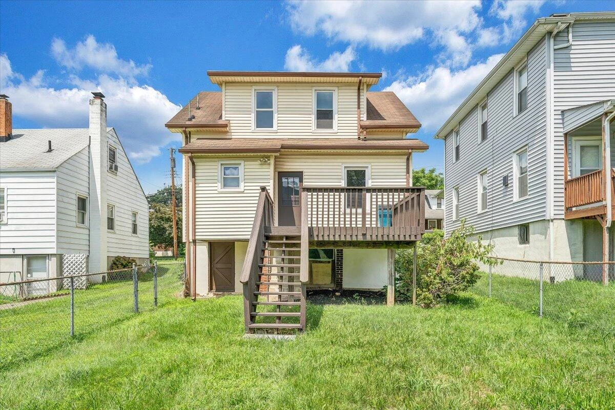 1111 Pechin AVE SE - Photo 37