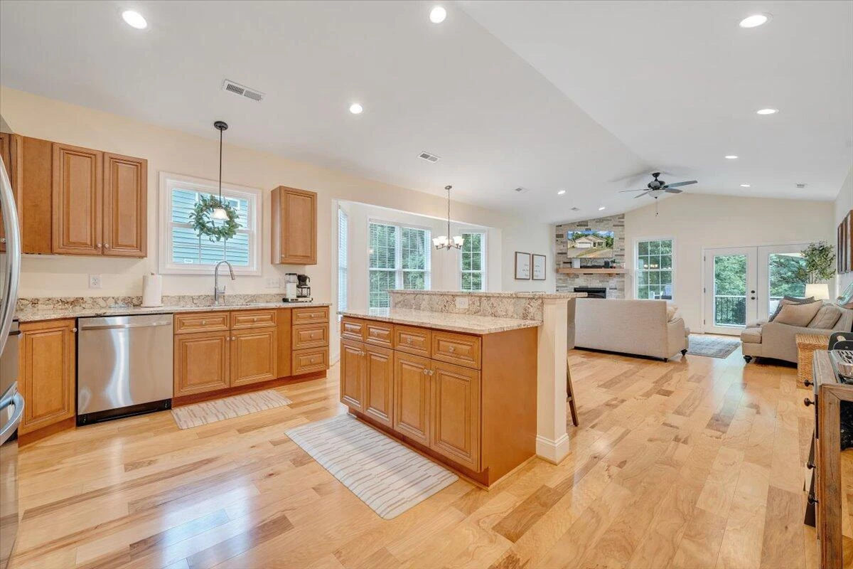 1290 Trafalgar DR - Photo 10