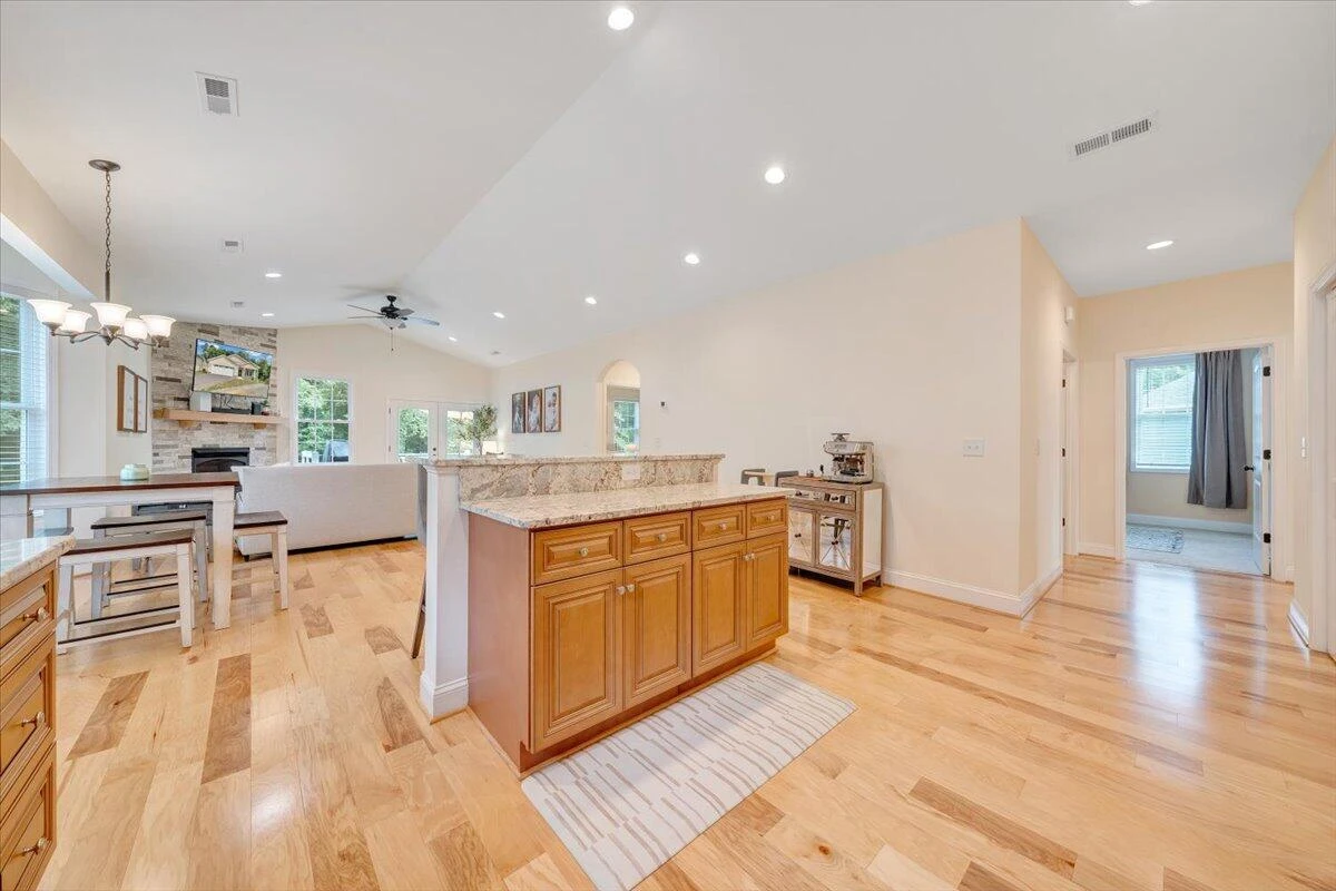 1290 Trafalgar DR - Photo 12