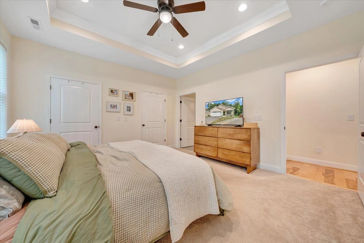 1290 Trafalgar DR - Photo 29