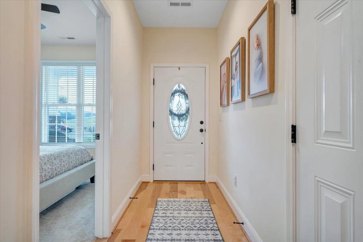 1290 Trafalgar DR - Photo 4