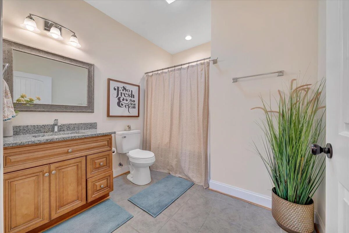 1290 Trafalgar DR - Photo 8