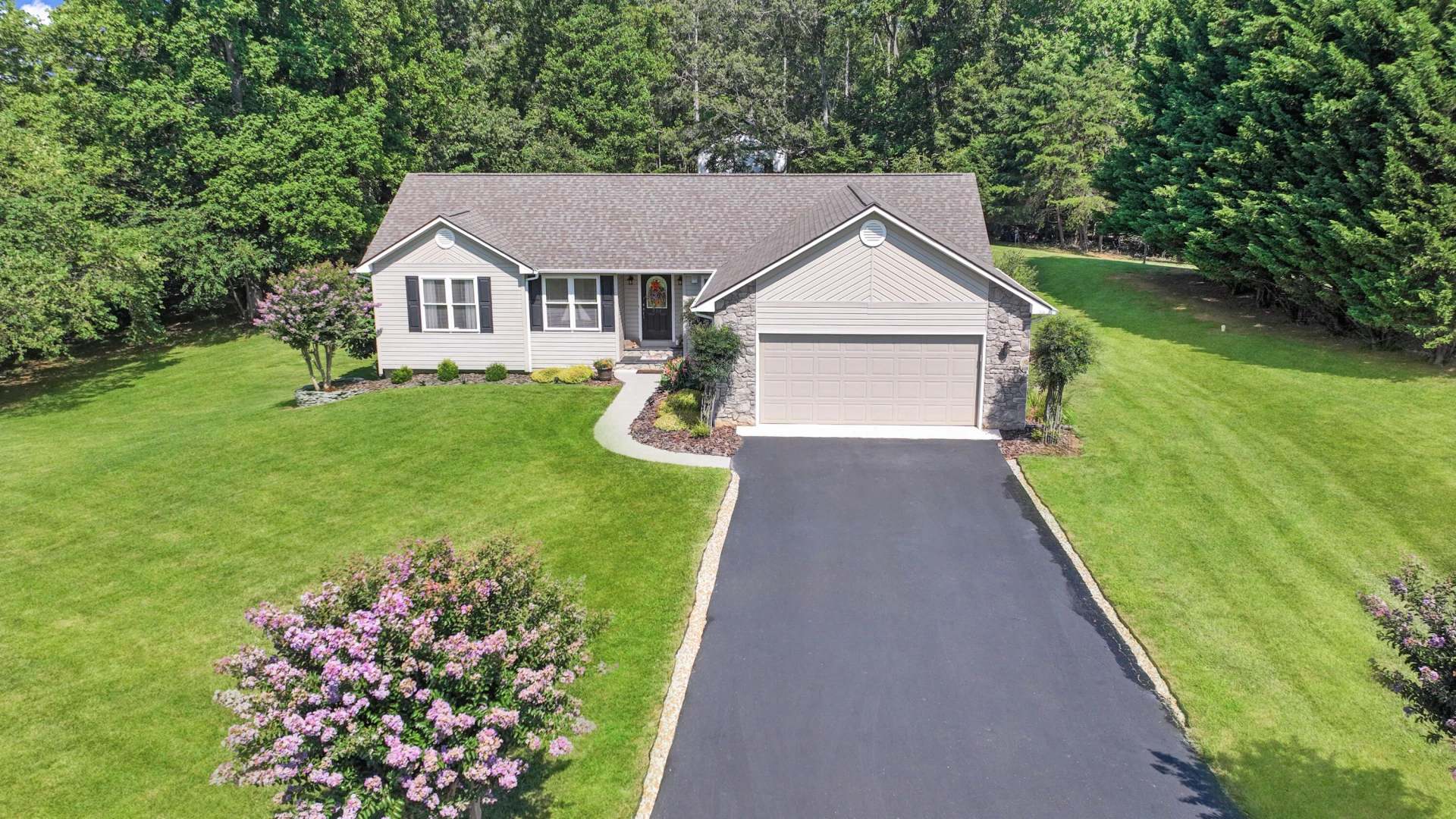 203 Indian Ridge DR - Photo 2