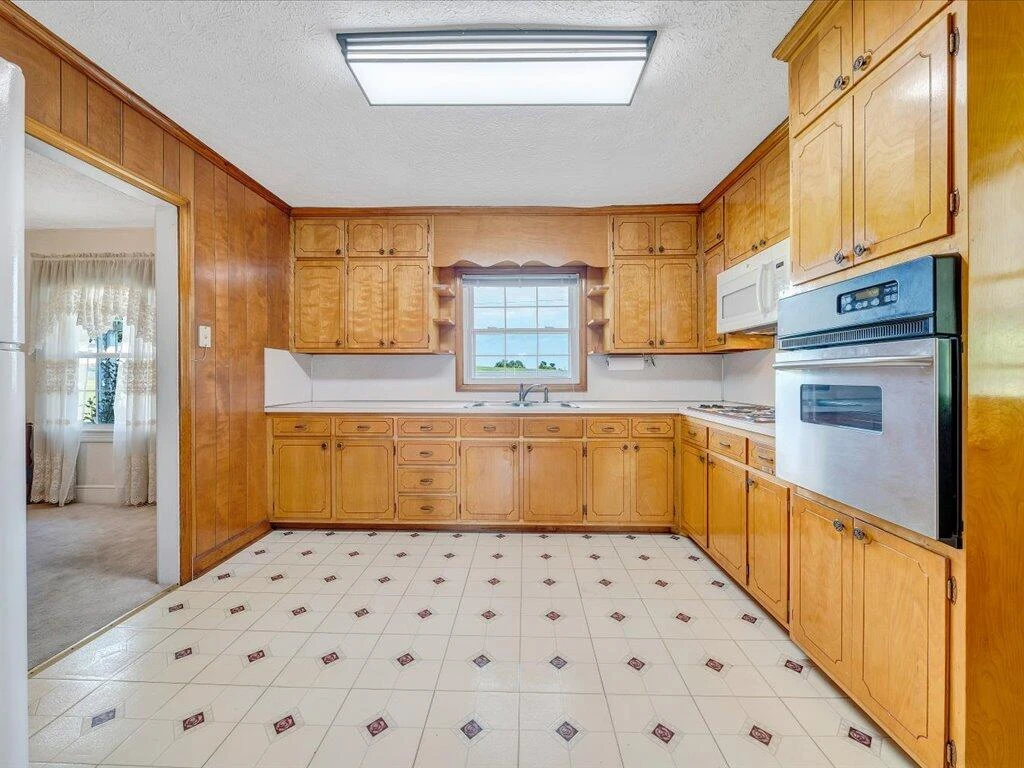 4300 Blackberry RD - Photo 13
