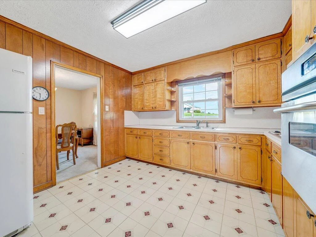 4300 Blackberry RD - Photo 14