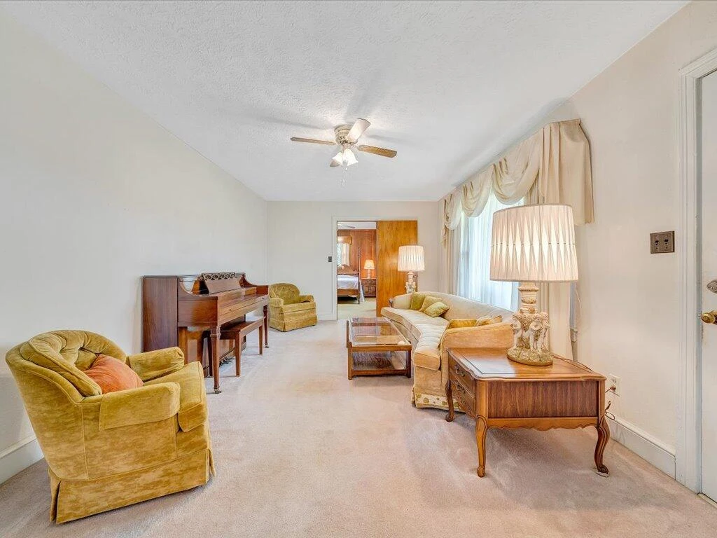 4300 Blackberry RD - Photo 9
