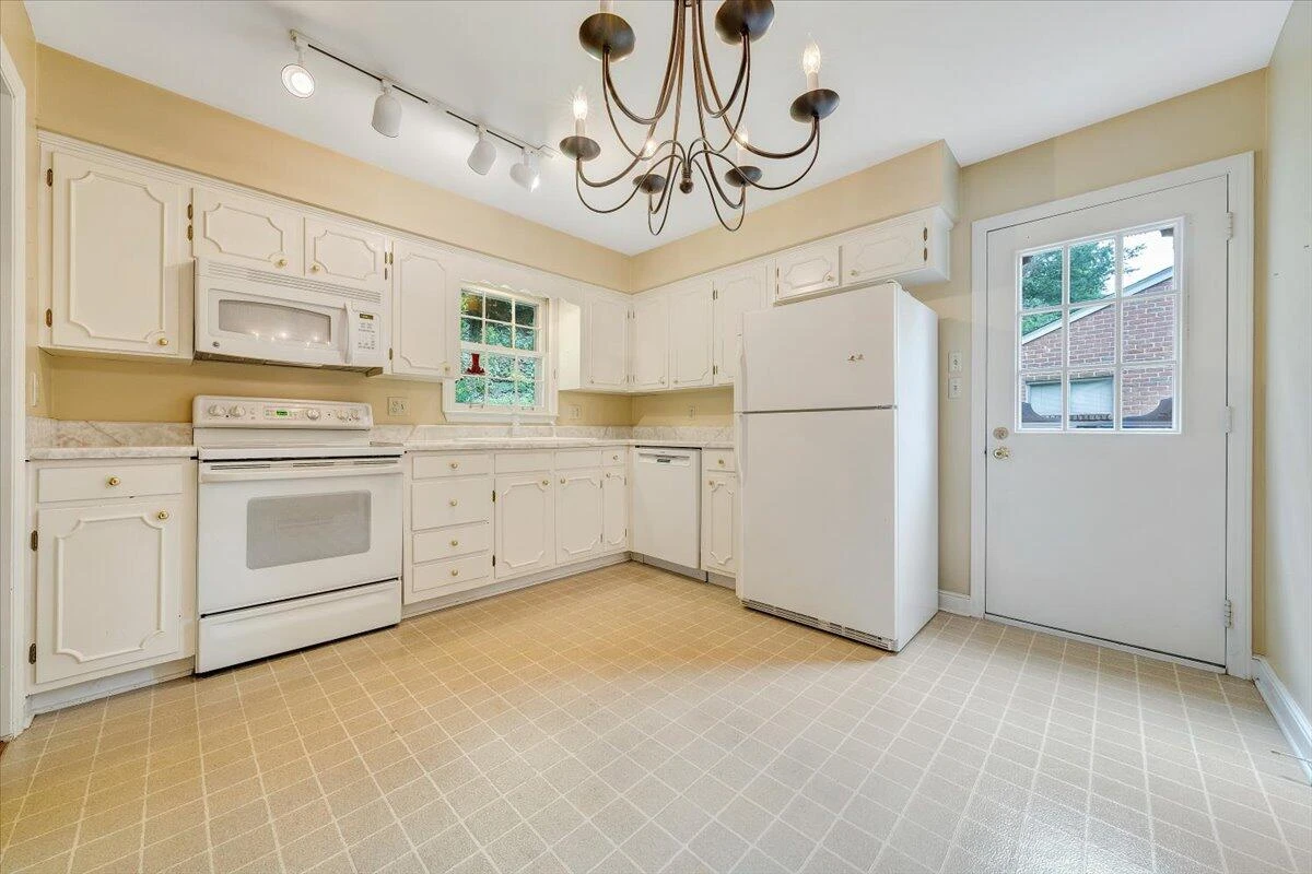 3339 Longhorn RD - Photo 23