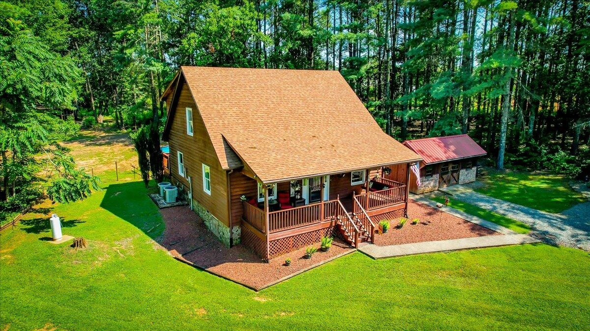 50 Mapleridge DR