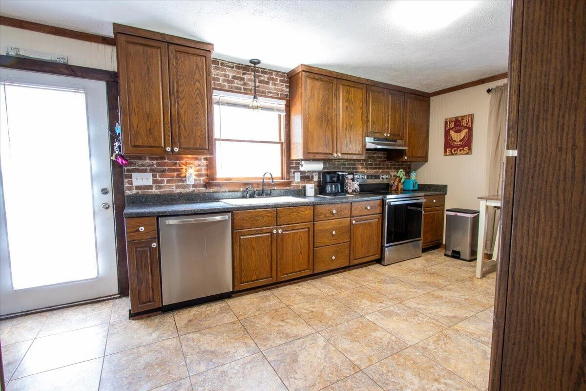 50 Mapleridge DR - Photo 16