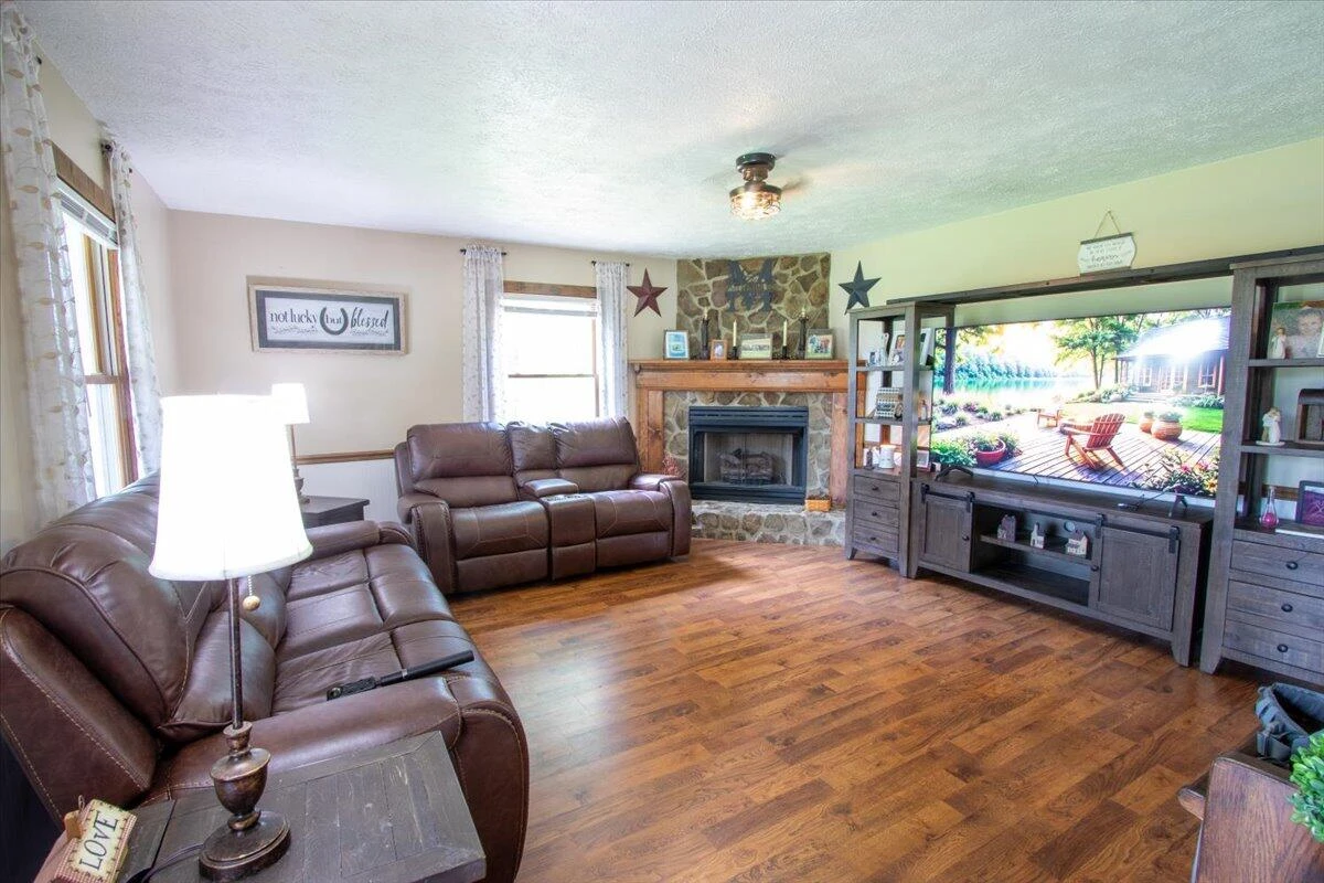 50 Mapleridge DR - Photo 3