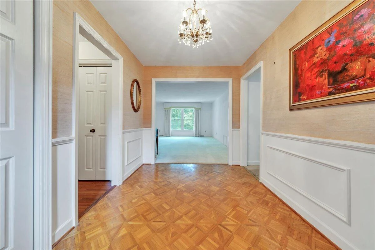 2391 Romar DR - Photo 32