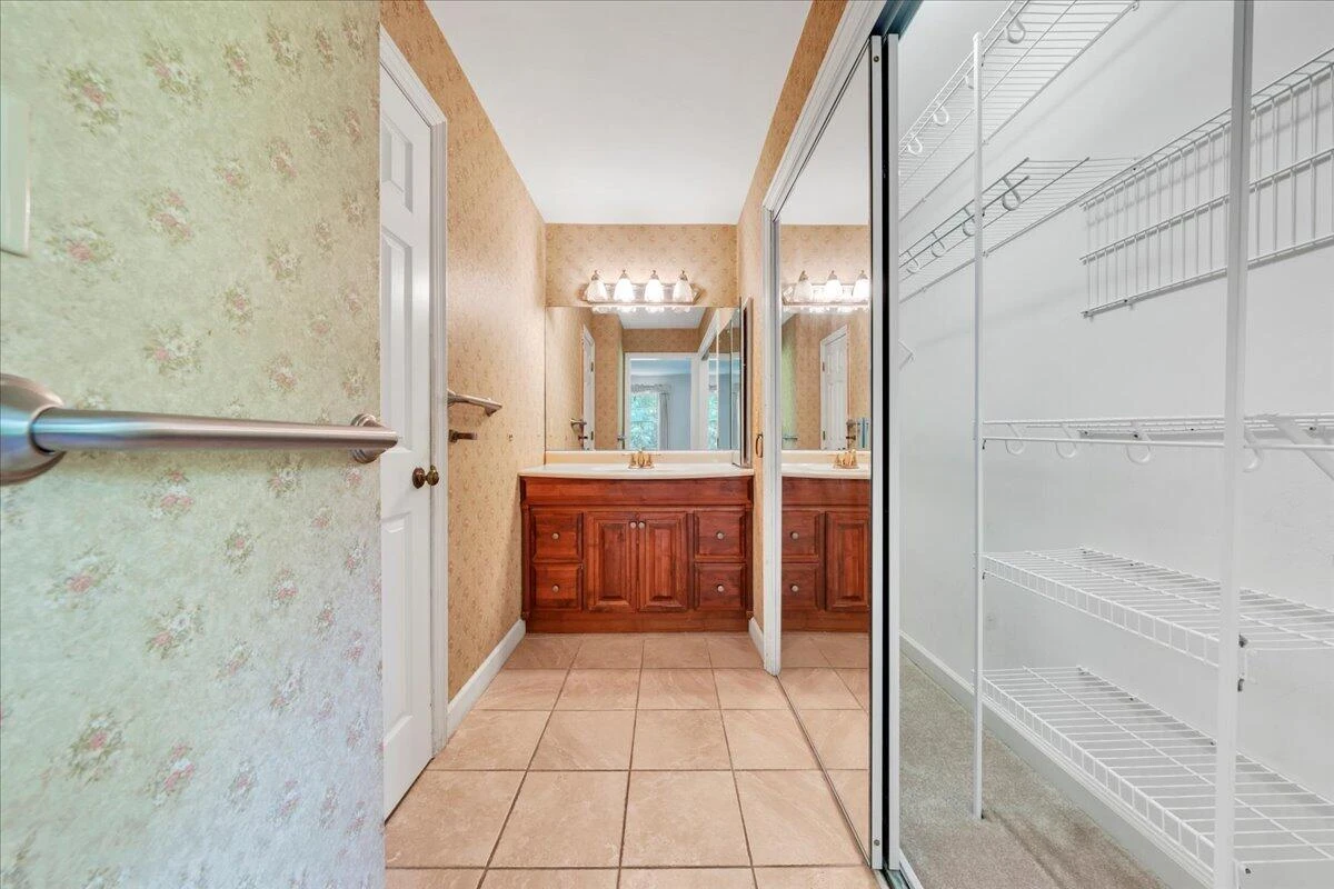 2391 Romar DR - Photo 44