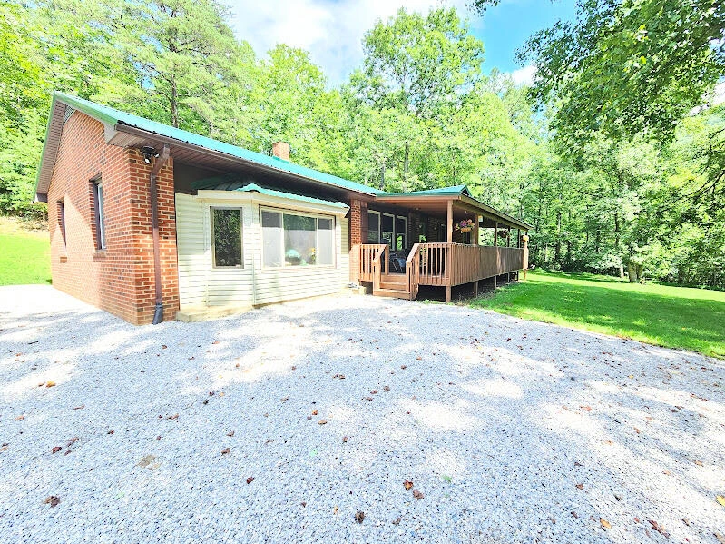 5283 Peaceful Valley RD - Photo 2