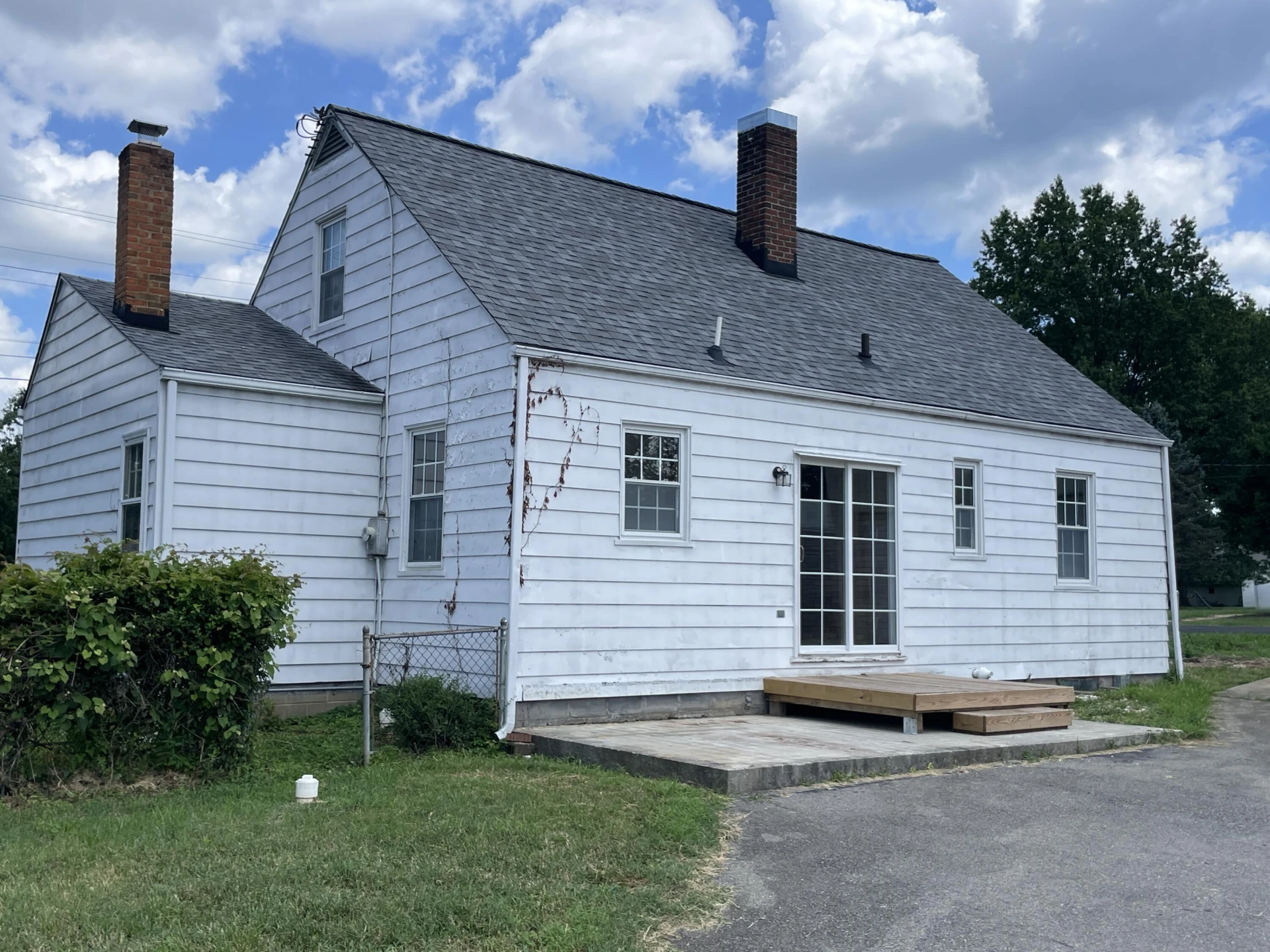 2105 MOUNTAIN AVE - Photo 2