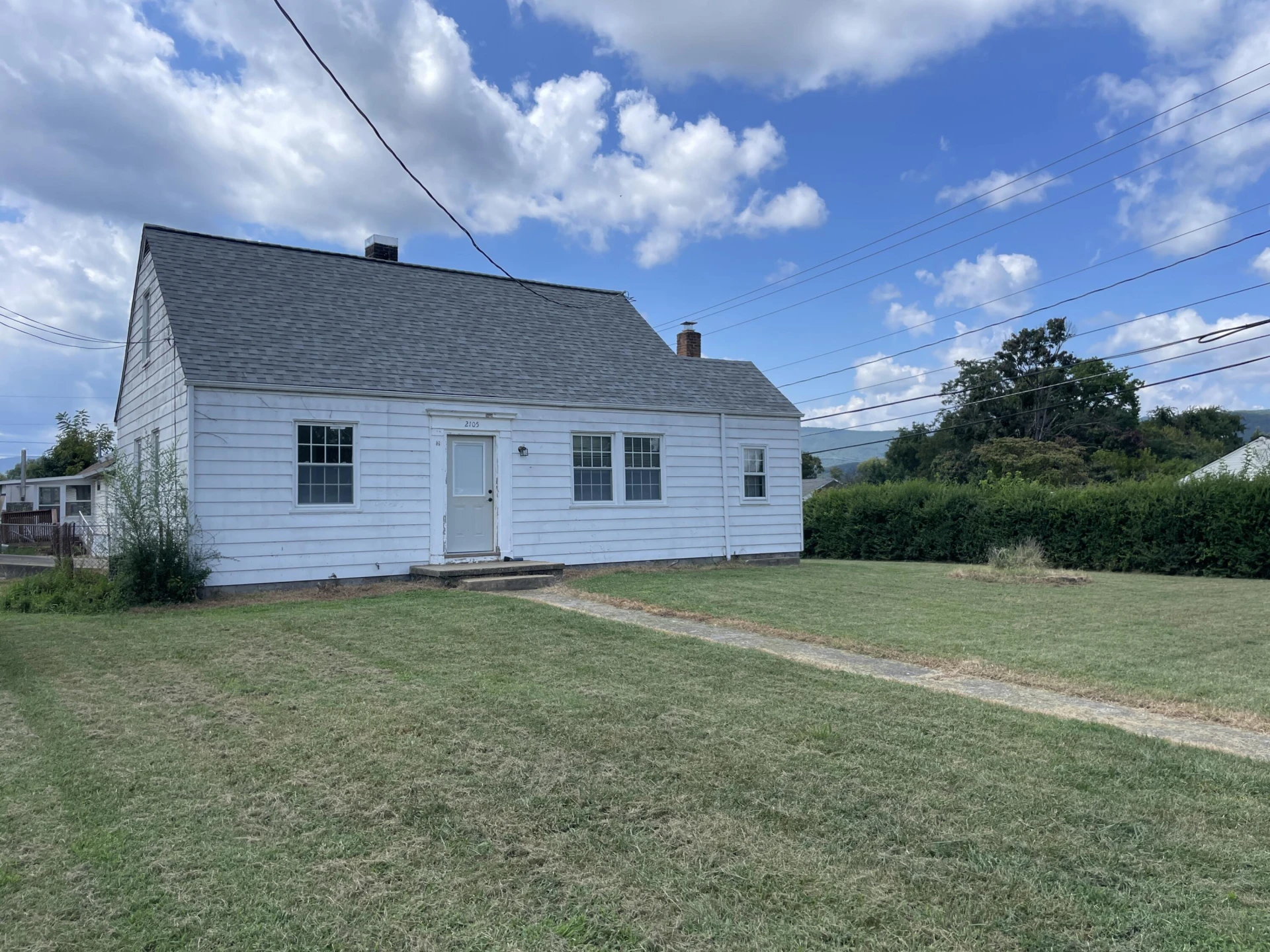 2105 MOUNTAIN AVE - Photo 3