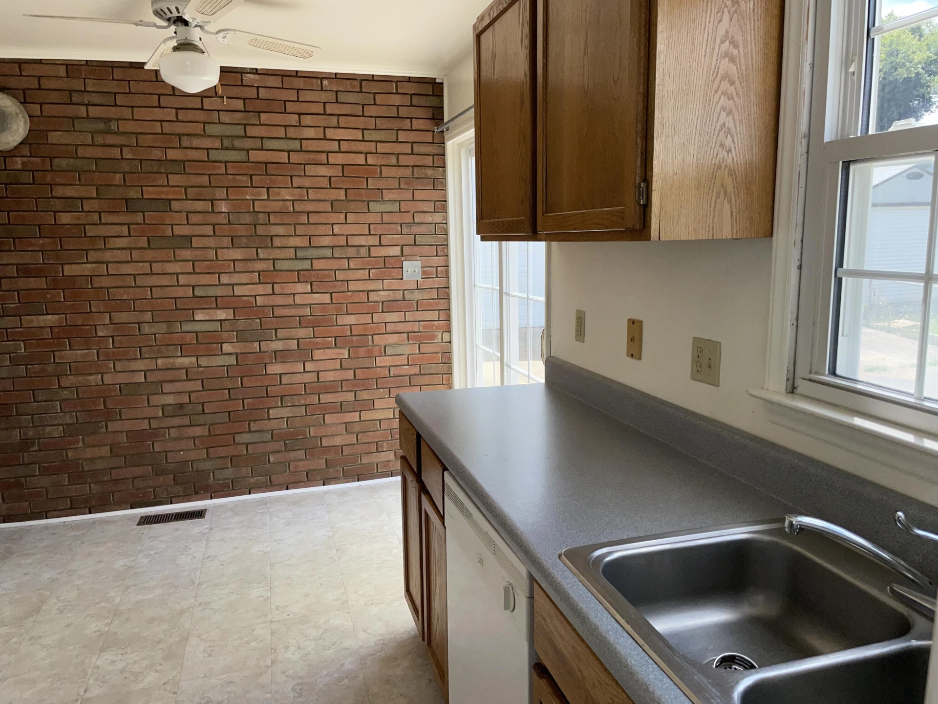 2105 MOUNTAIN AVE - Photo 6