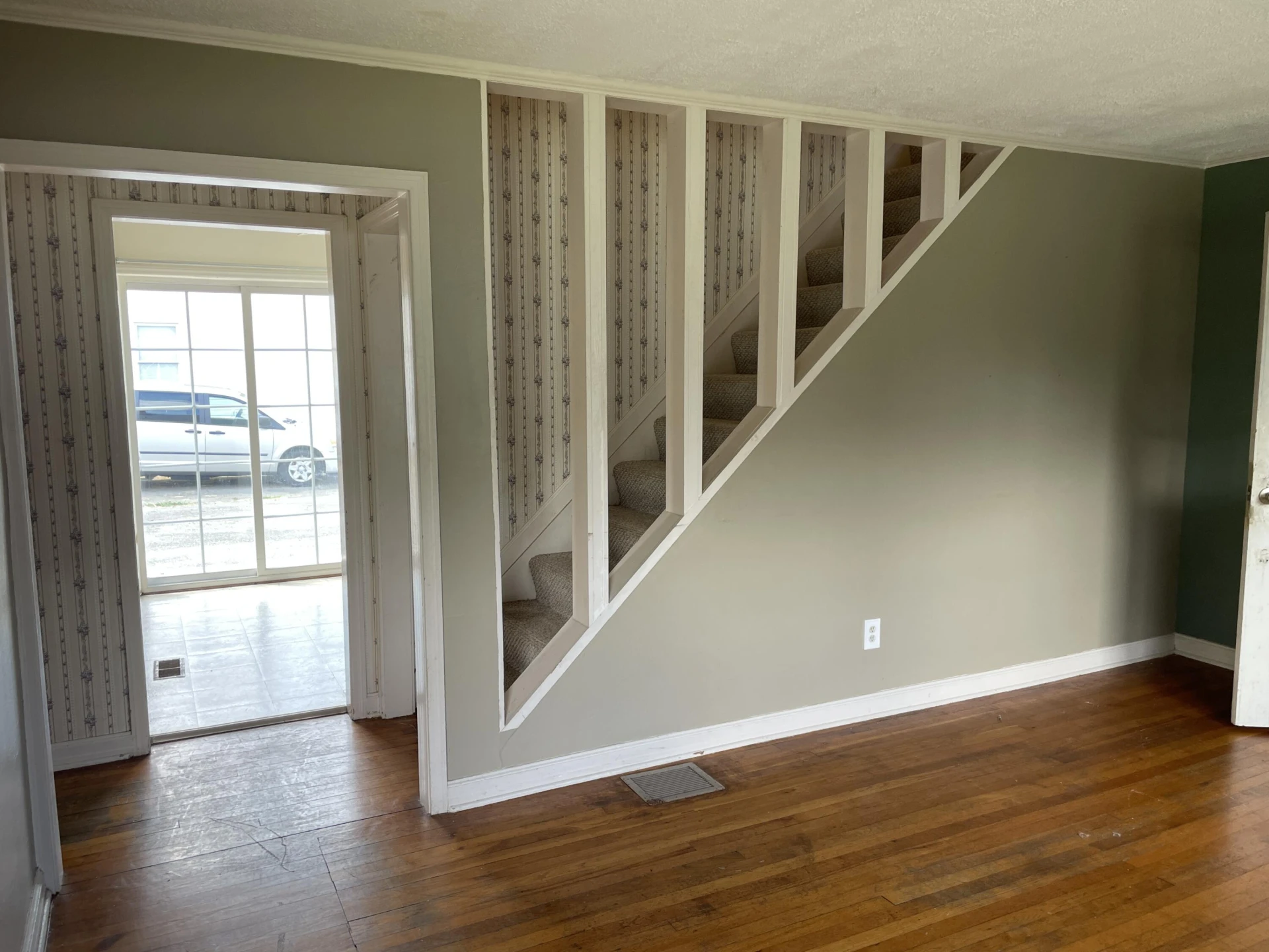 2105 MOUNTAIN AVE - Photo 8
