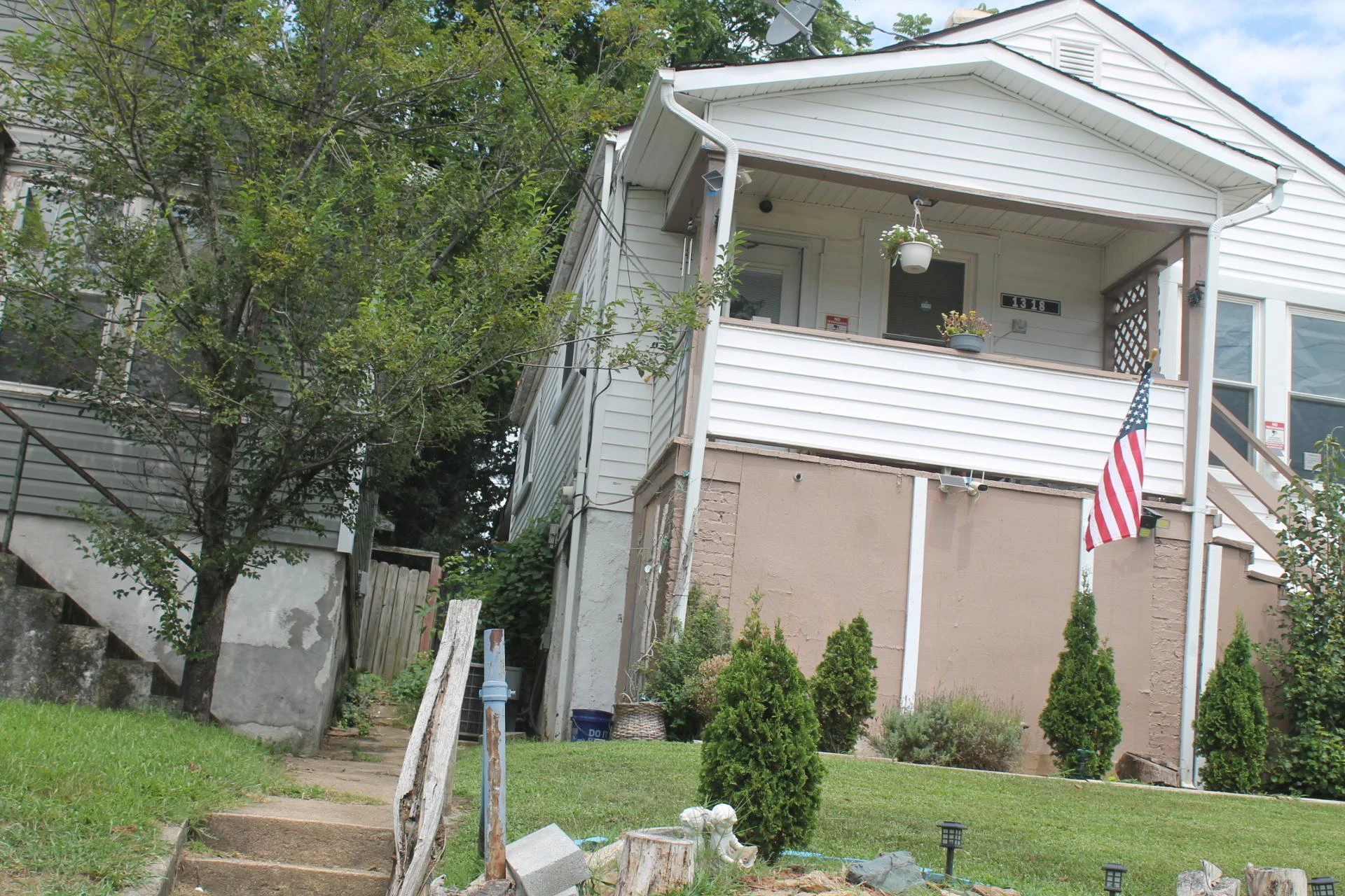 1318 Dale AVE SE - Photo 3