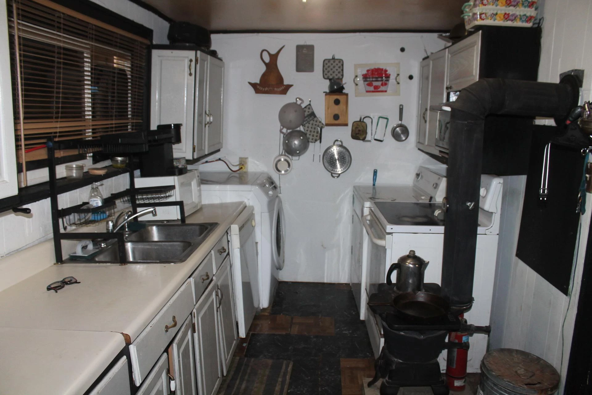 1318 Dale AVE SE - Photo 9