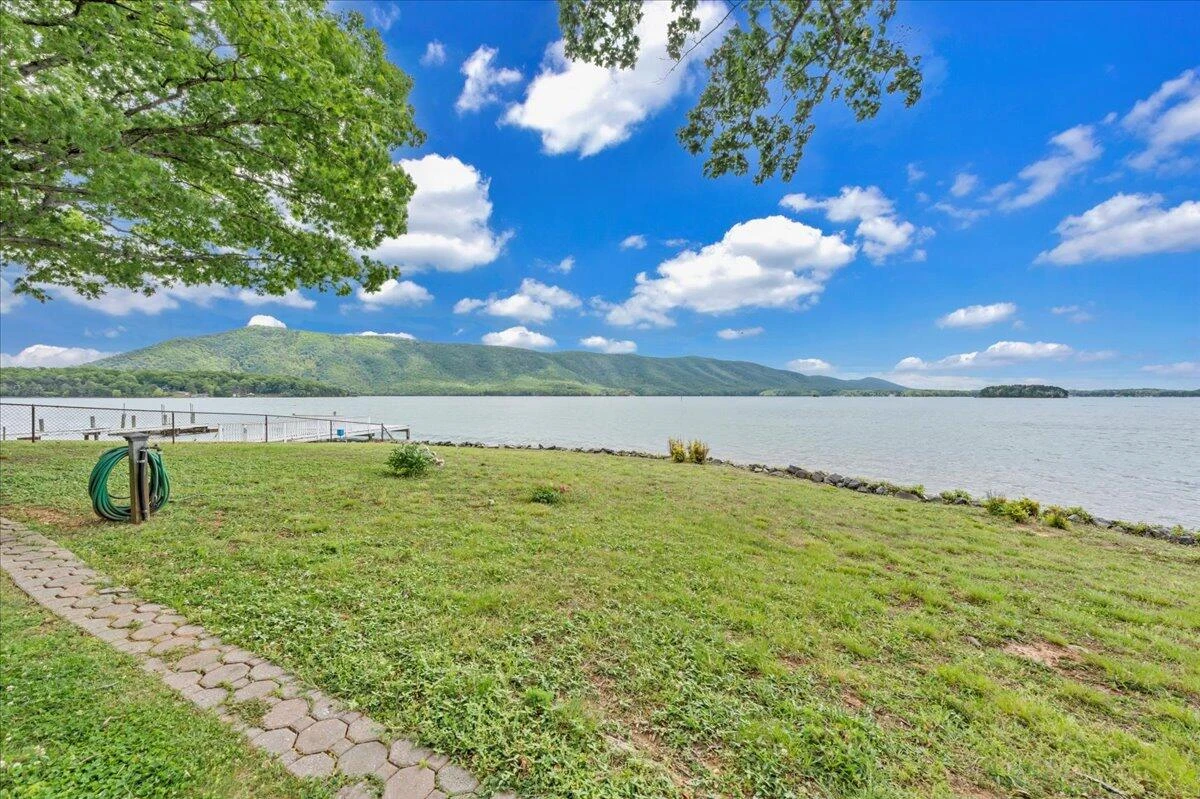 230 Lee DR - Photo 110