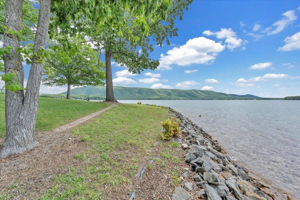 230 Lee DR - Photo 118