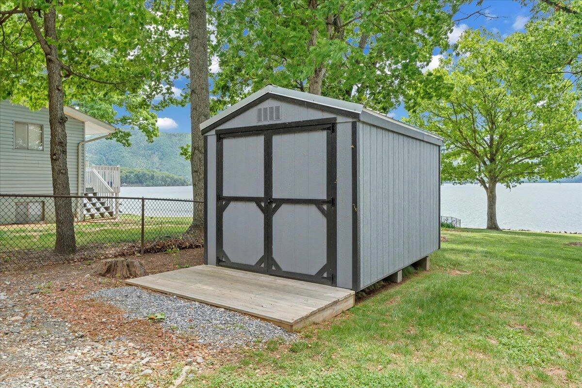 230 Lee DR - Photo 124