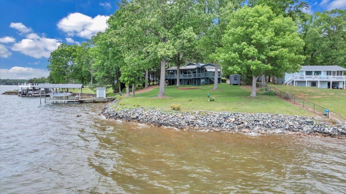 230 Lee DR - Photo 15