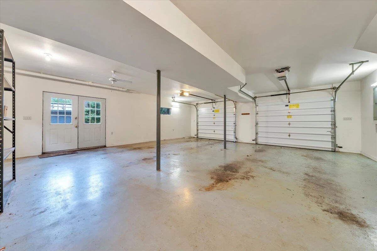 230 Lee DR - Photo 95